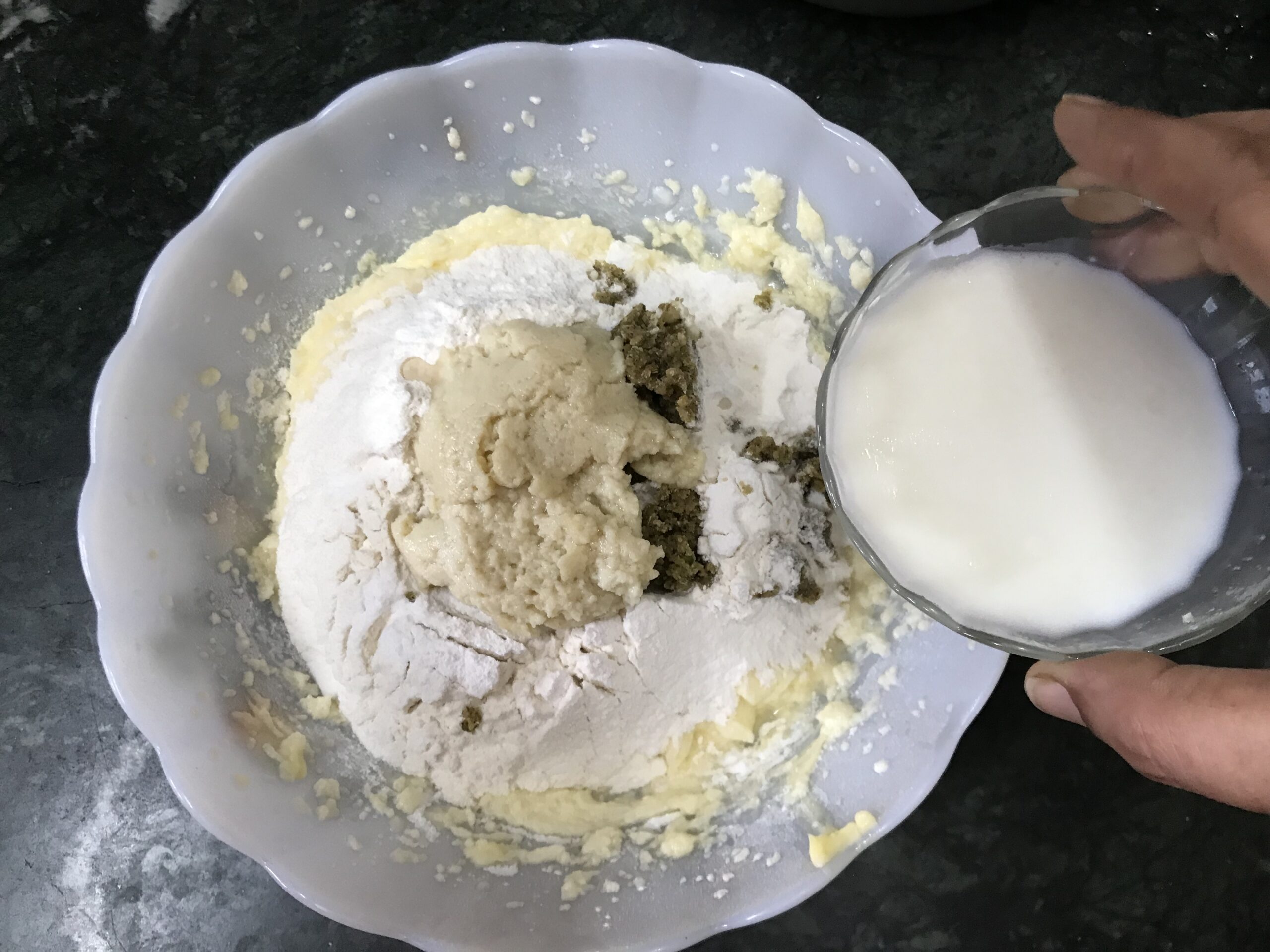 Thandai Mawa Cake Recipe (Eggless)