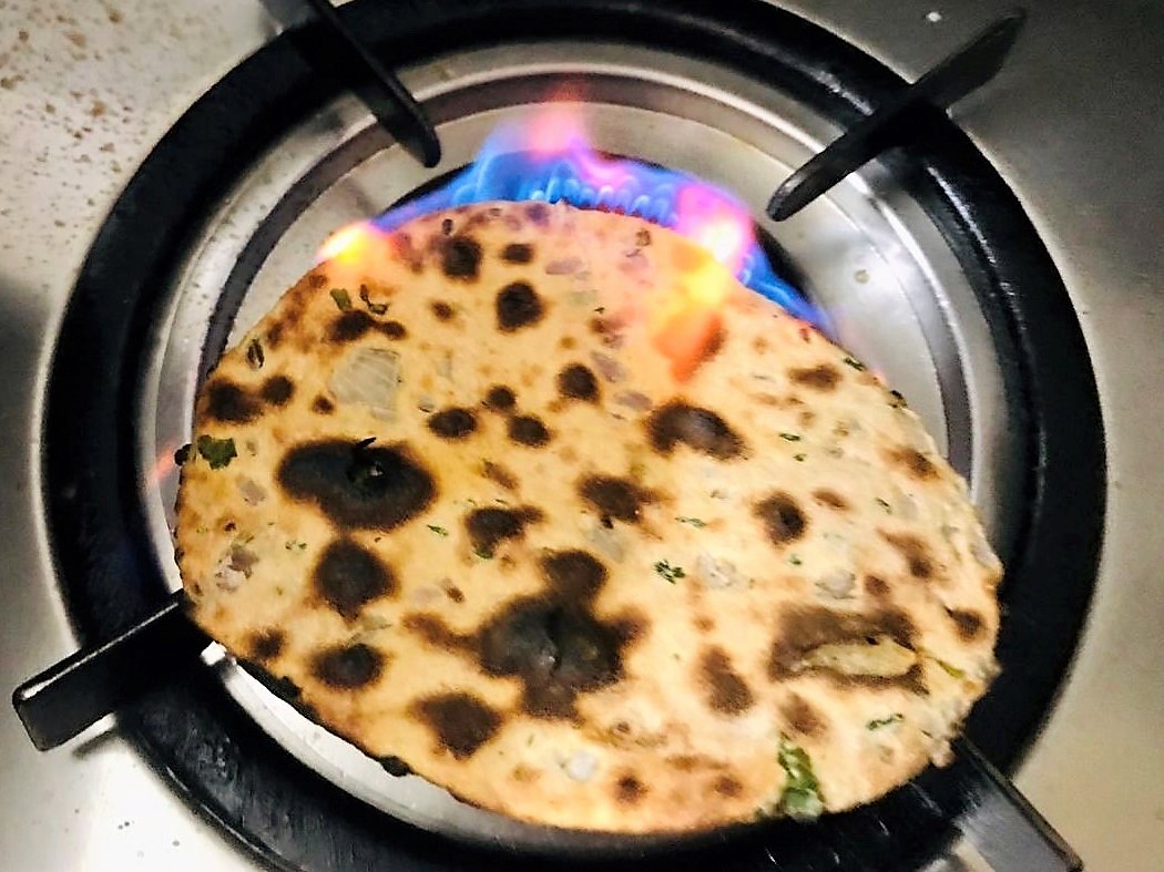 Onion Coriander Tandoori Roti Recipe