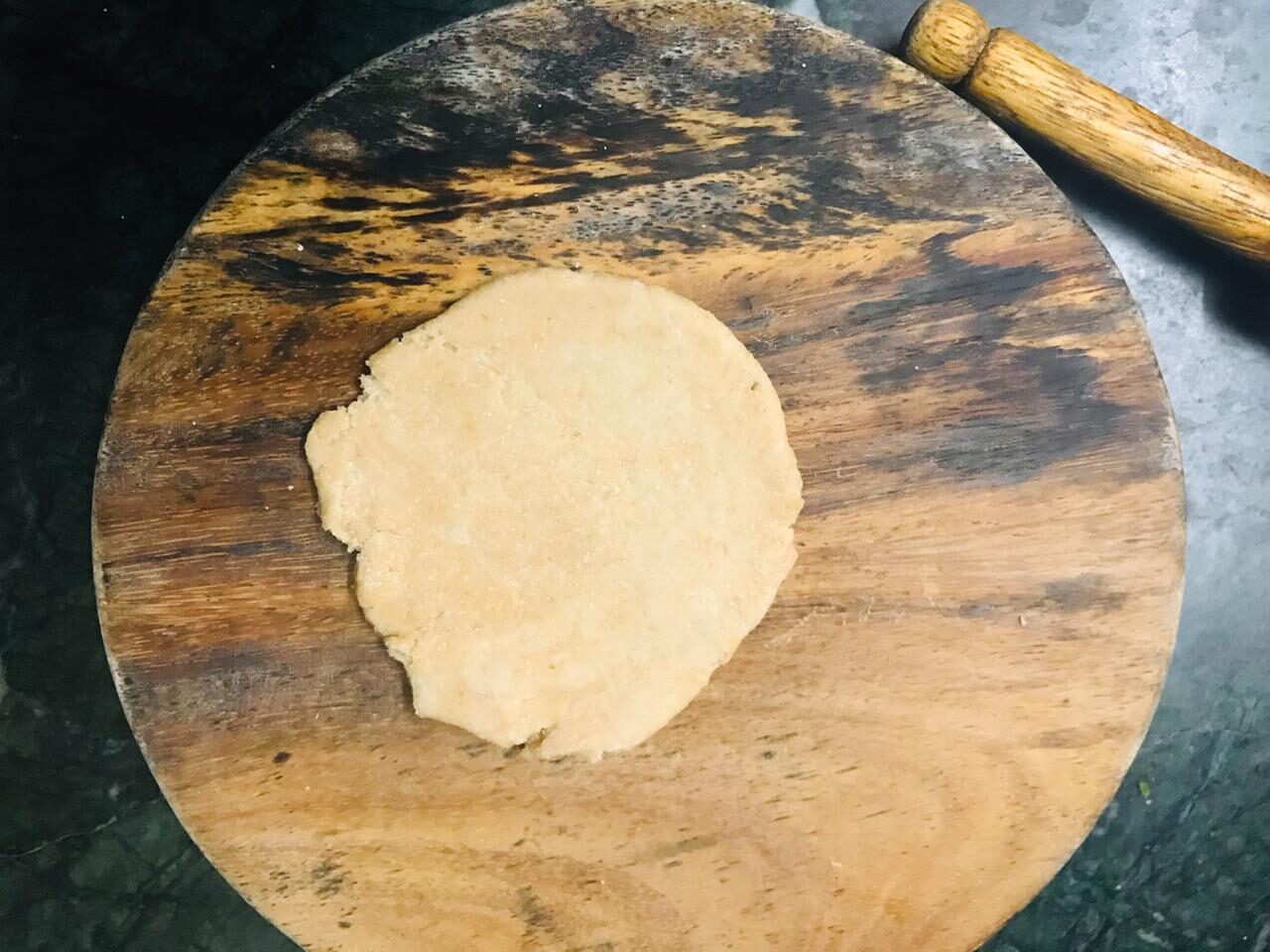 Gujarati Biscuit Bhakri Recipe