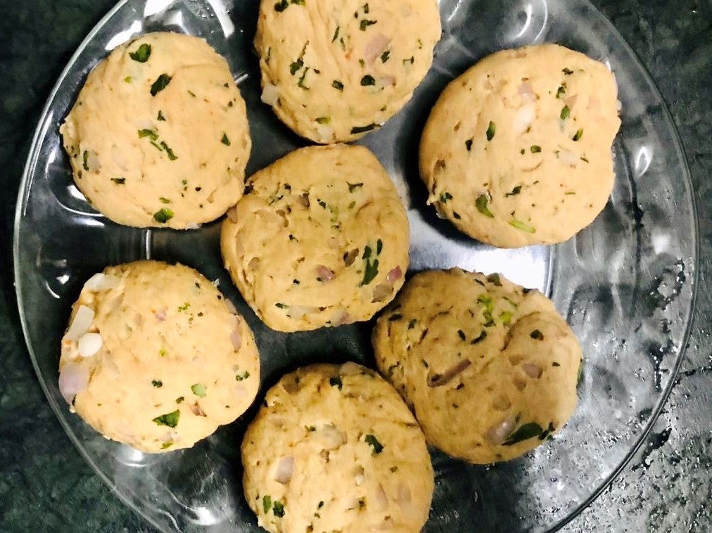 Onion Coriander Tandoori Roti Recipe