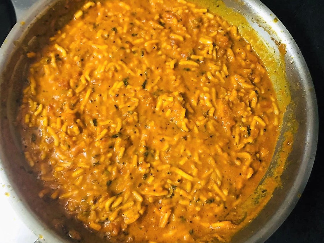 Kathiyawadi Sev Tameta Nu Shaak Recipe