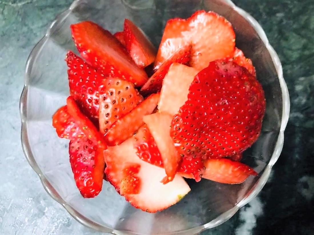 Strawberry Sandesh Recipe