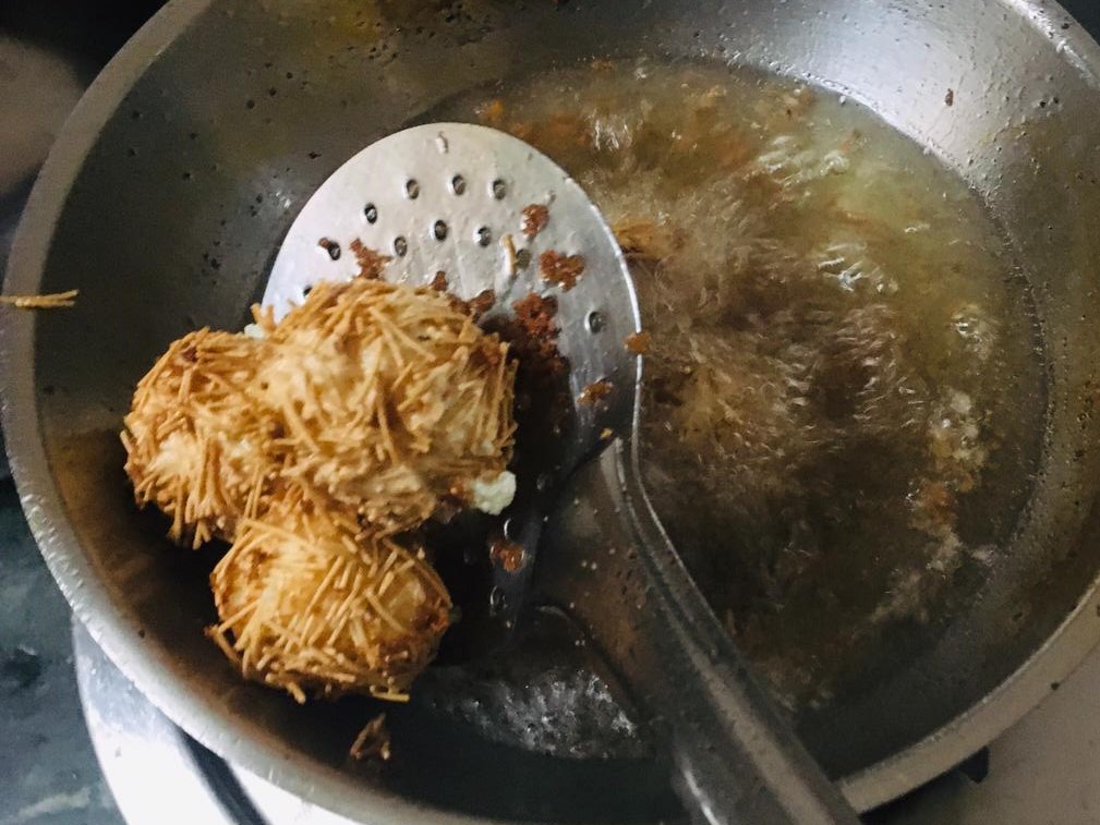 Bird’s Nest in Spinach Gravy Recipe