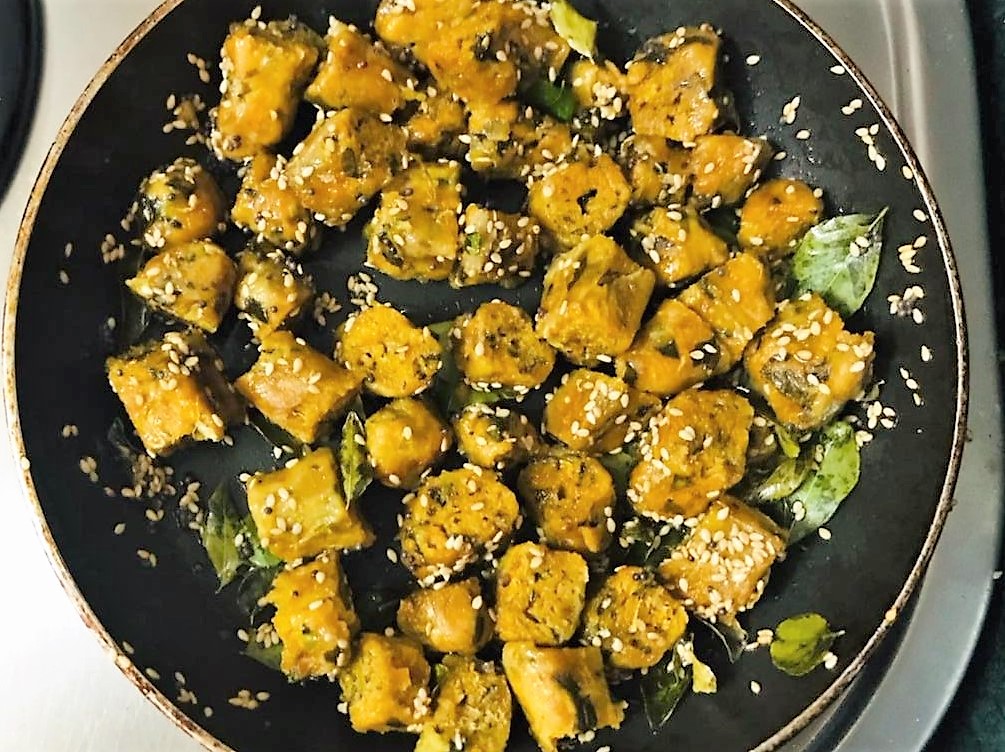 Gujarati Dudhi Muthiya Recipe