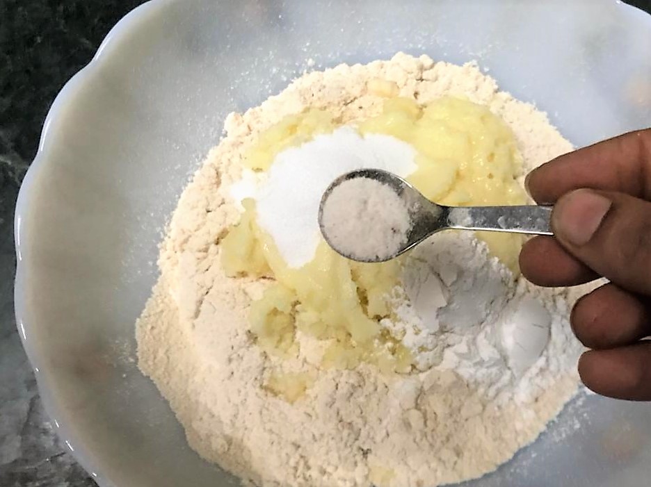 Eggless Whole Wheat Jaggery Cake Recipe