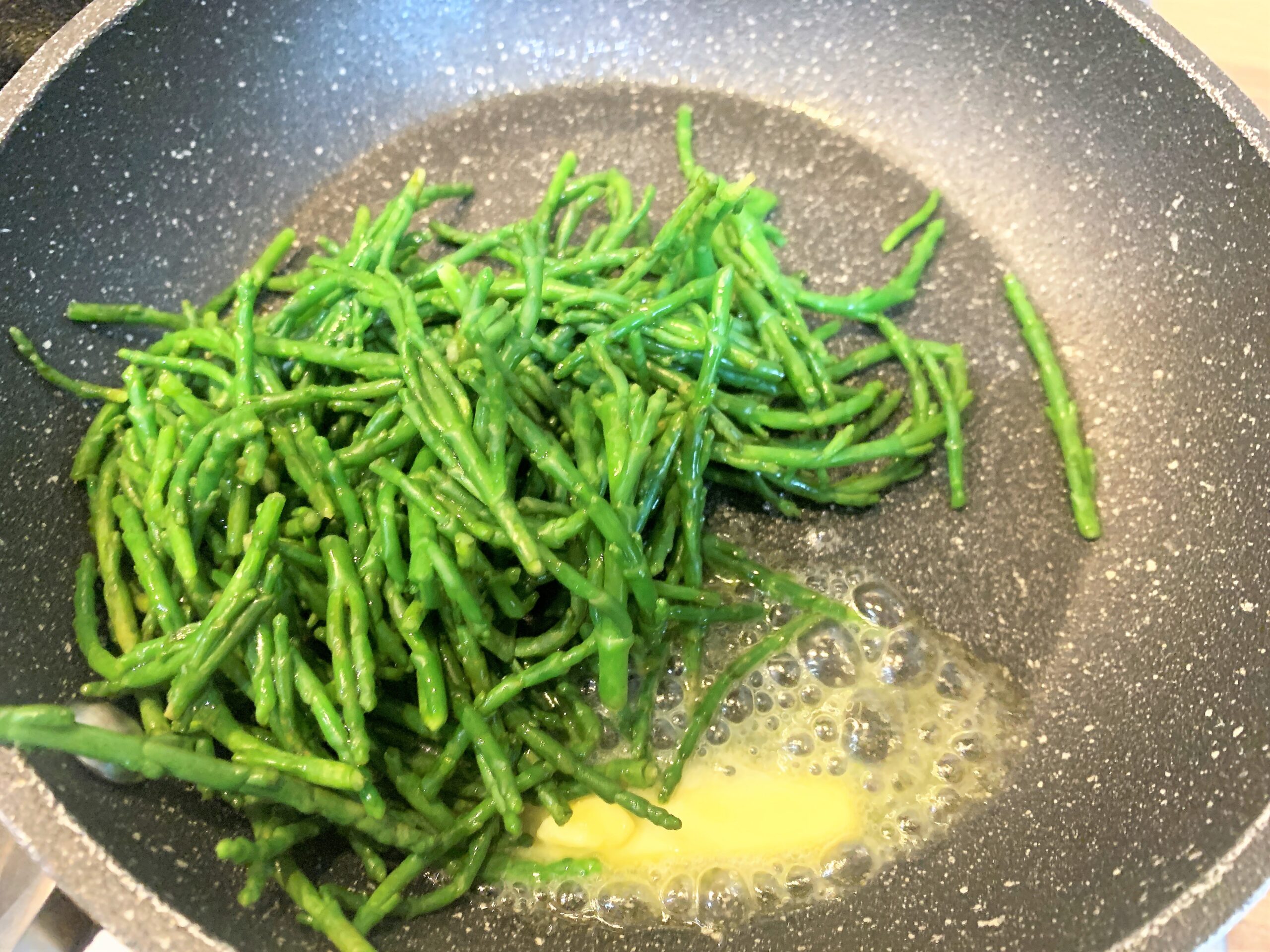 Pan Fried Scallops with Samphire and Hazelnut Butter Recipe