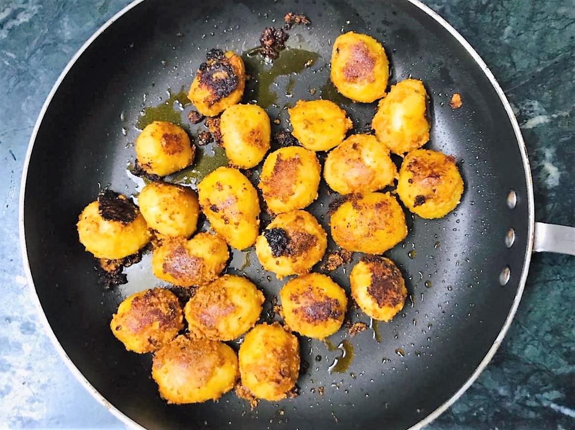 Achari Aloo/ Indian Spiced Potatoes Recipe