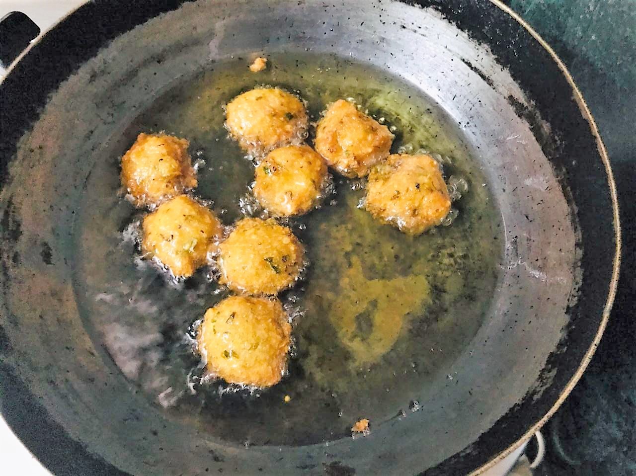 Gujarati Dal Vada Recipe (Moong Dal Vada)