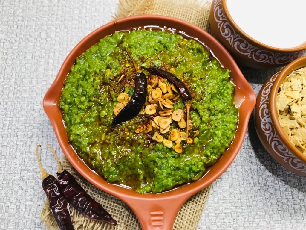 Lahsuni Palak Khichdi Recipe (Garlic Spinach Khichdi)