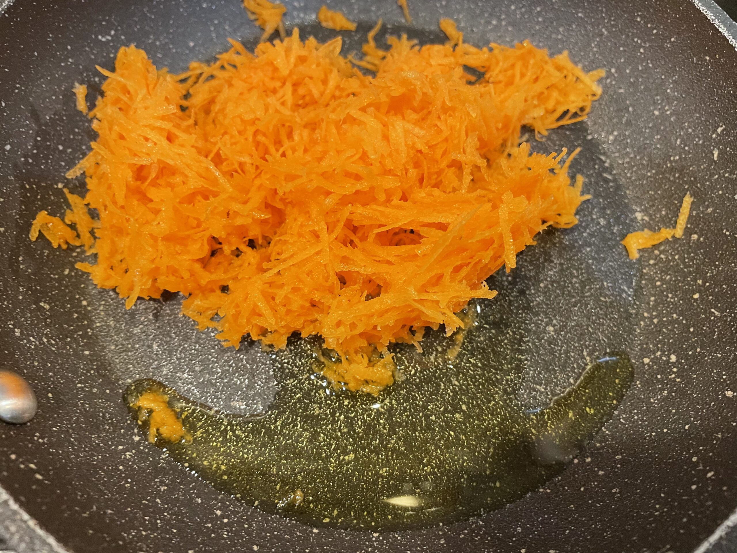 Garlic Yoghurt with Carrots Recipe