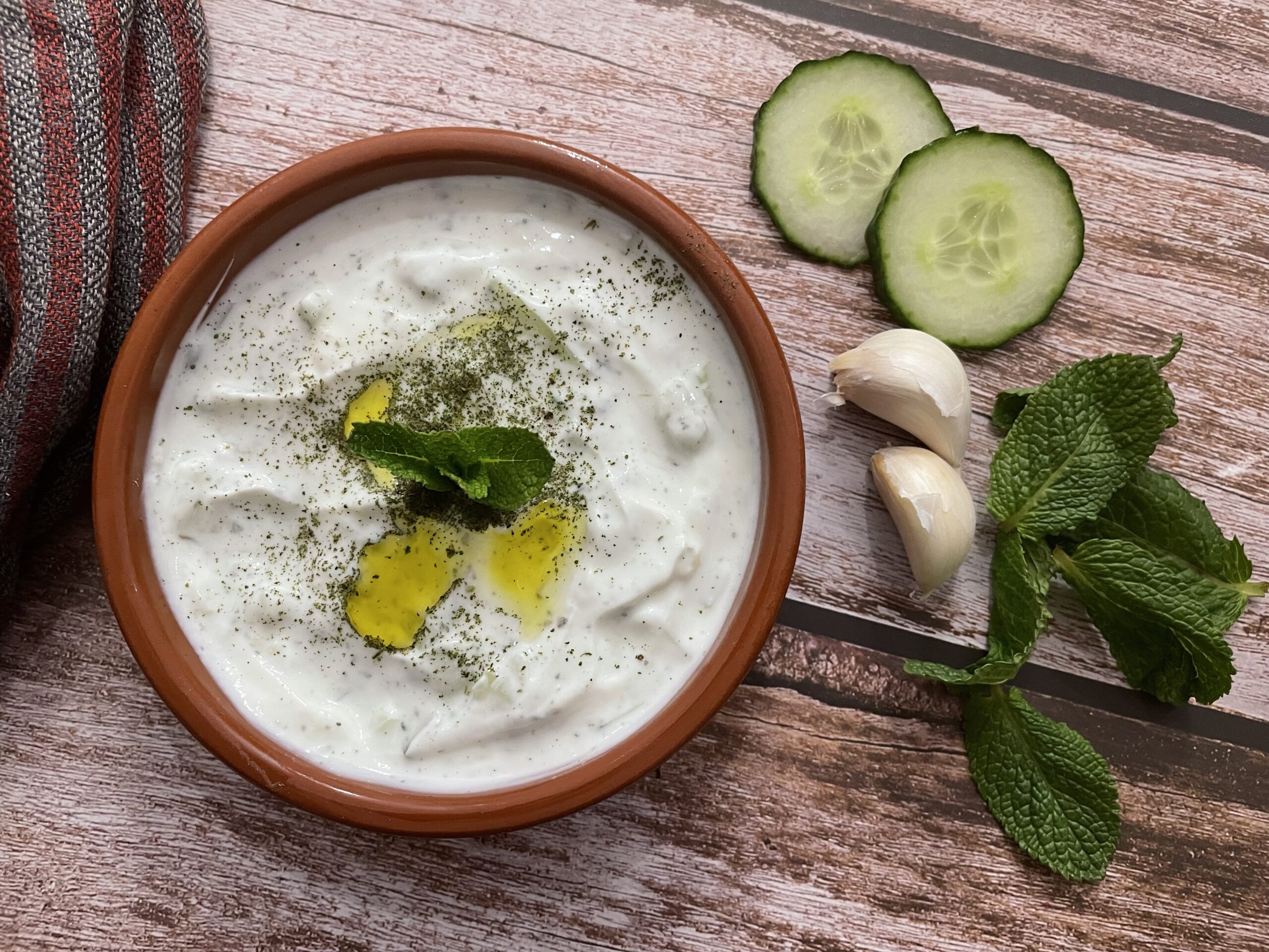 Turkish Cacik/Yogurt Dip with Cucumber and Garlic Recipe