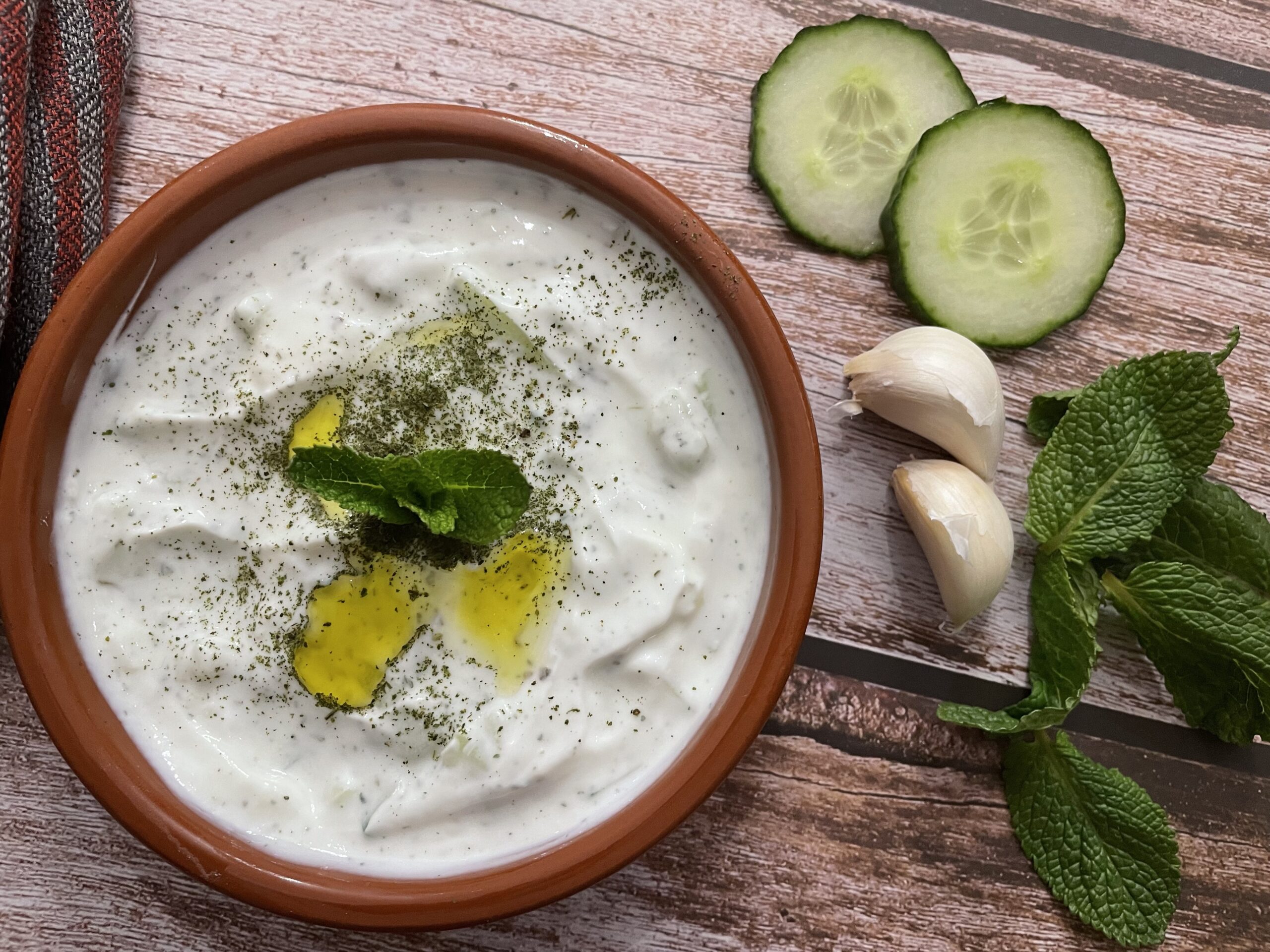 Turkish Cacik/Yogurt Dip with Cucumber and Garlic Recipe
