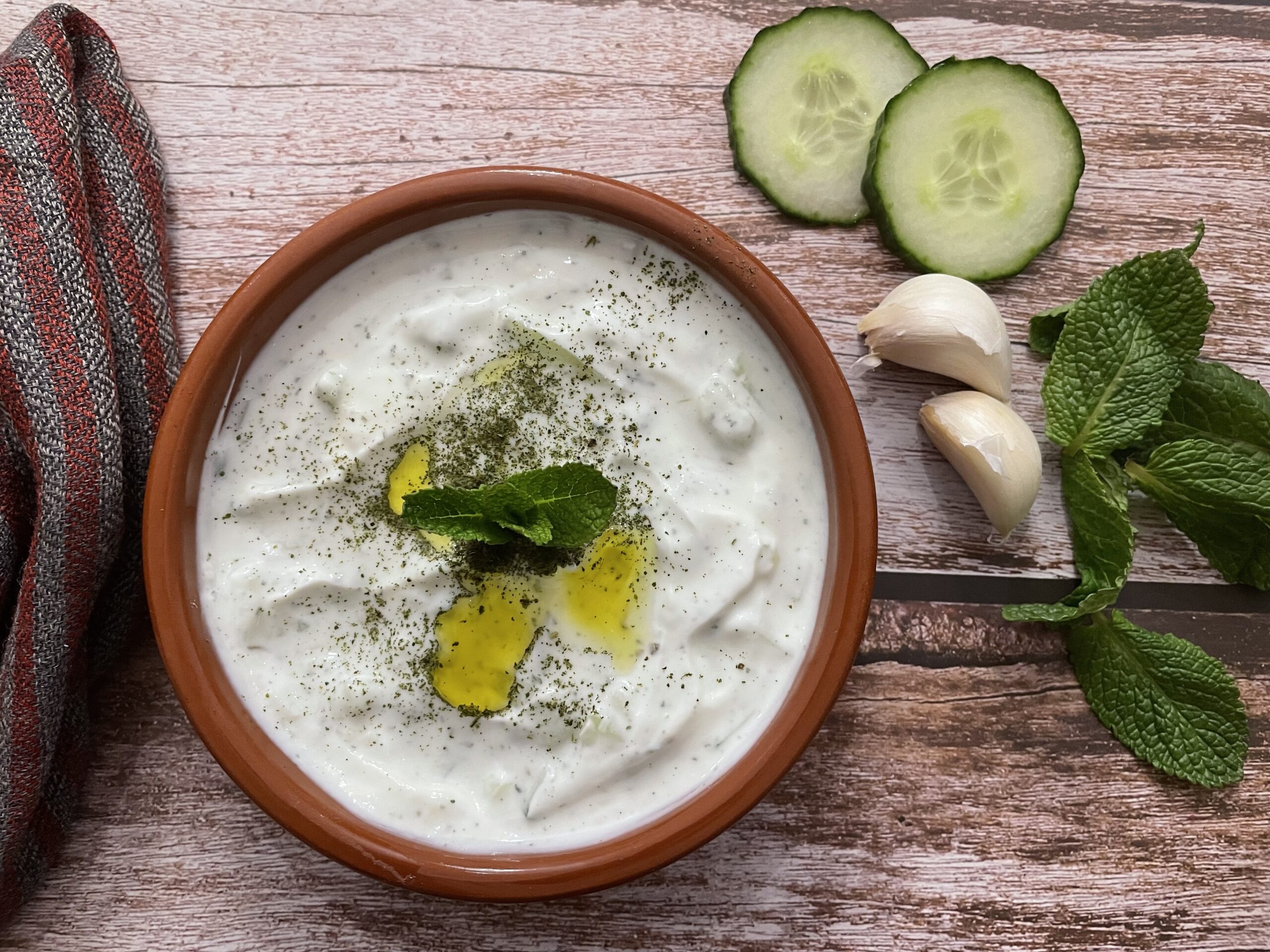 Turkish Cacik/Yogurt Dip with Cucumber and Garlic Recipe