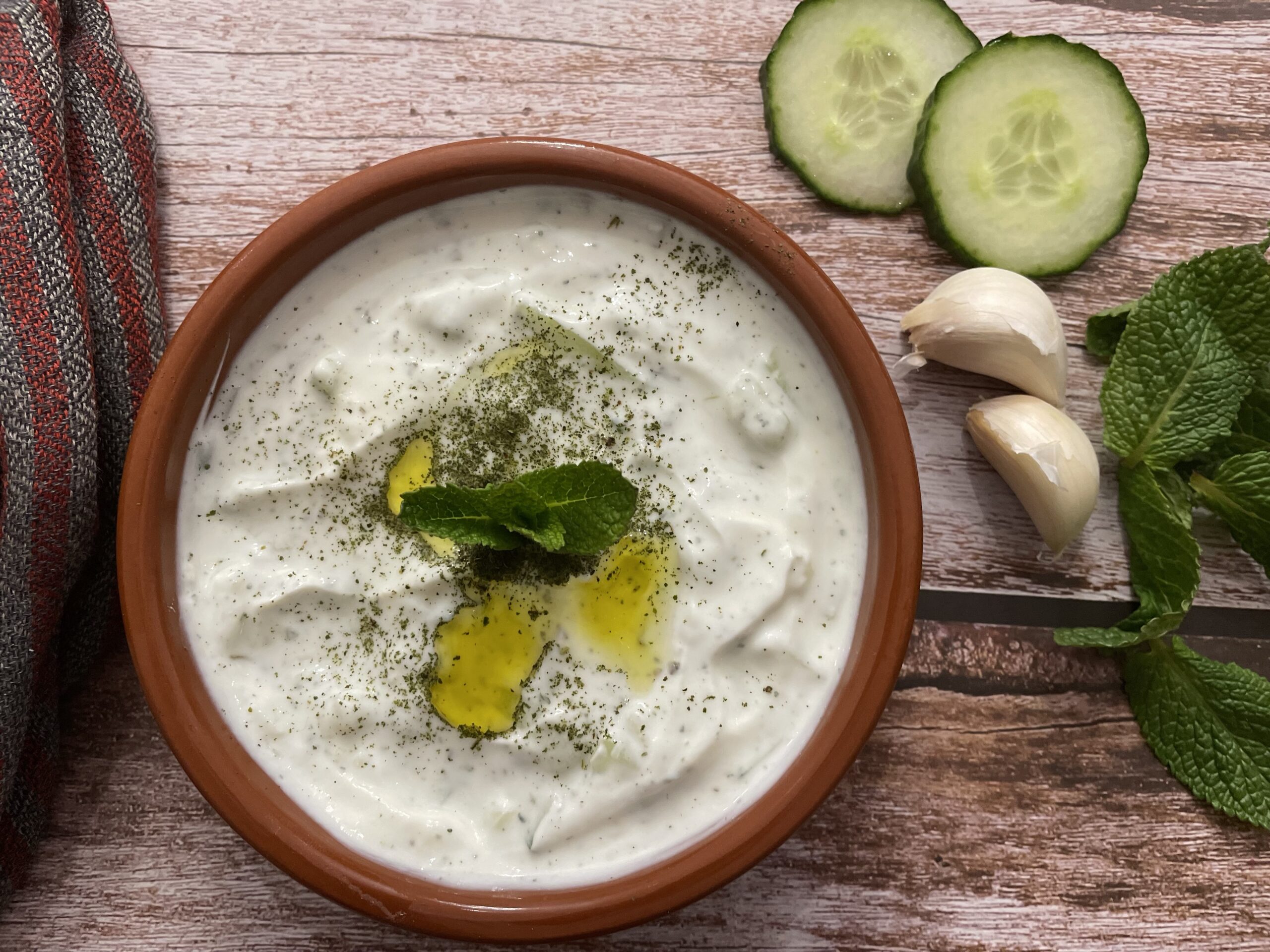 Turkish Cacik/Yogurt Dip with Cucumber and Garlic Recipe