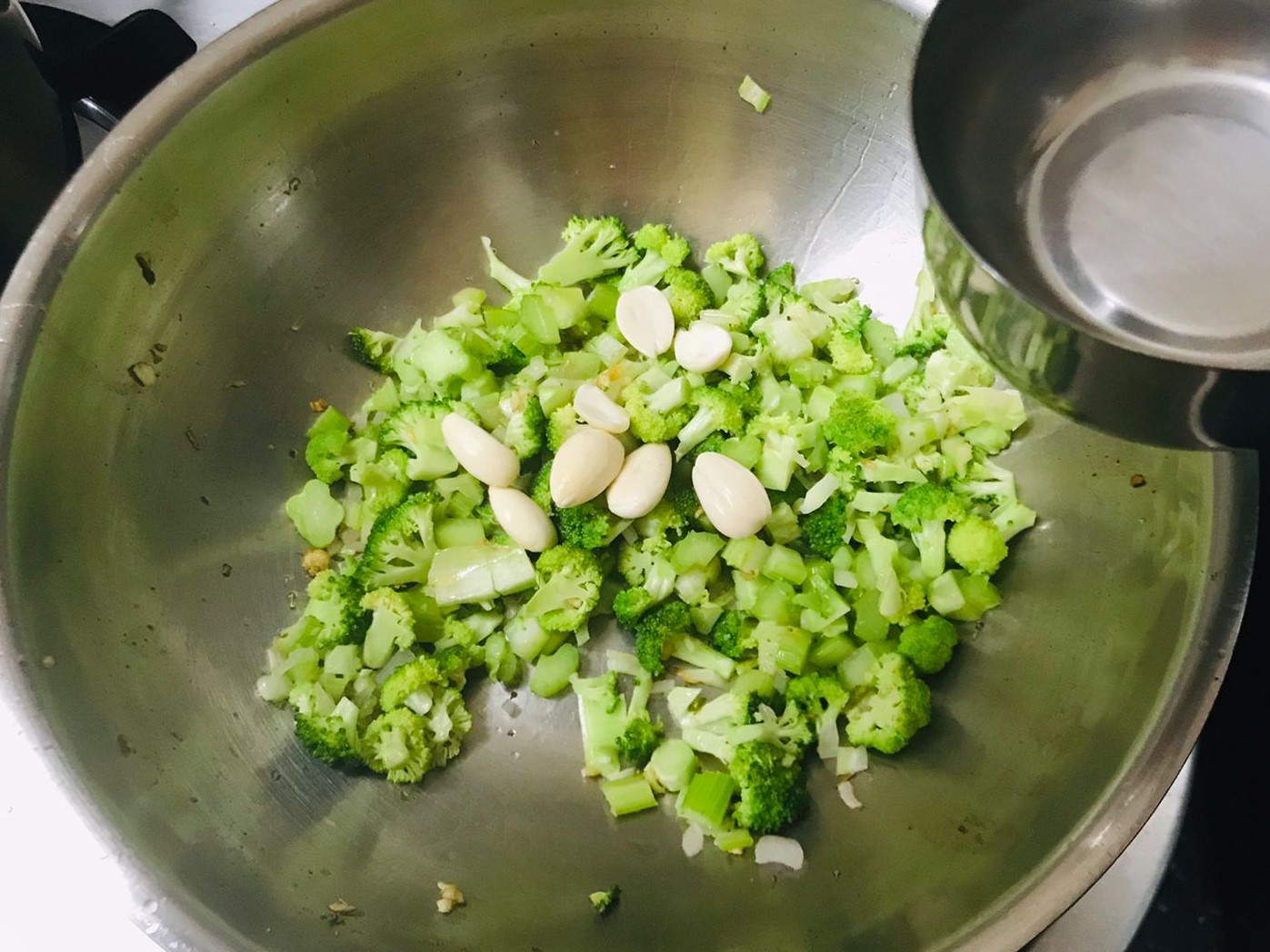 Broccoli Almond Soup Recipe