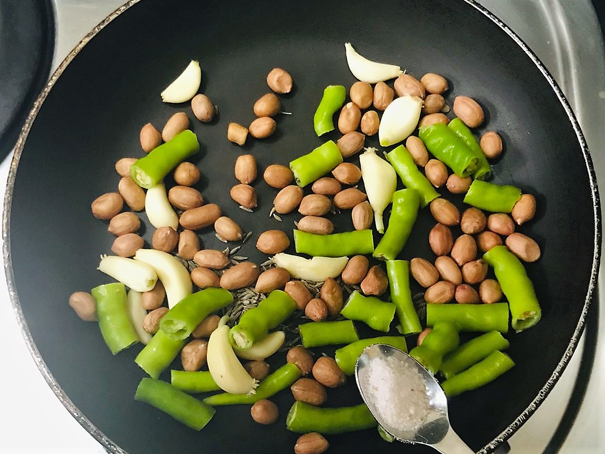 Green Chilli & Peanut Chutney Recipe