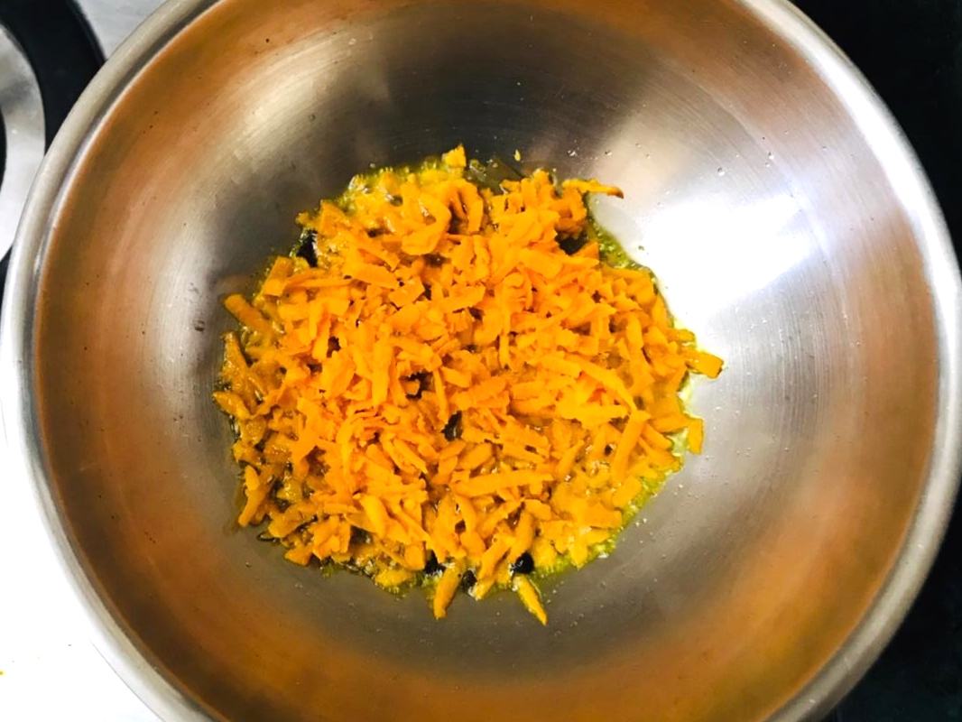 Rajasthani Kachhi Haldi Matar Sabzin Recipe (Green Peas Turmeric Curry)