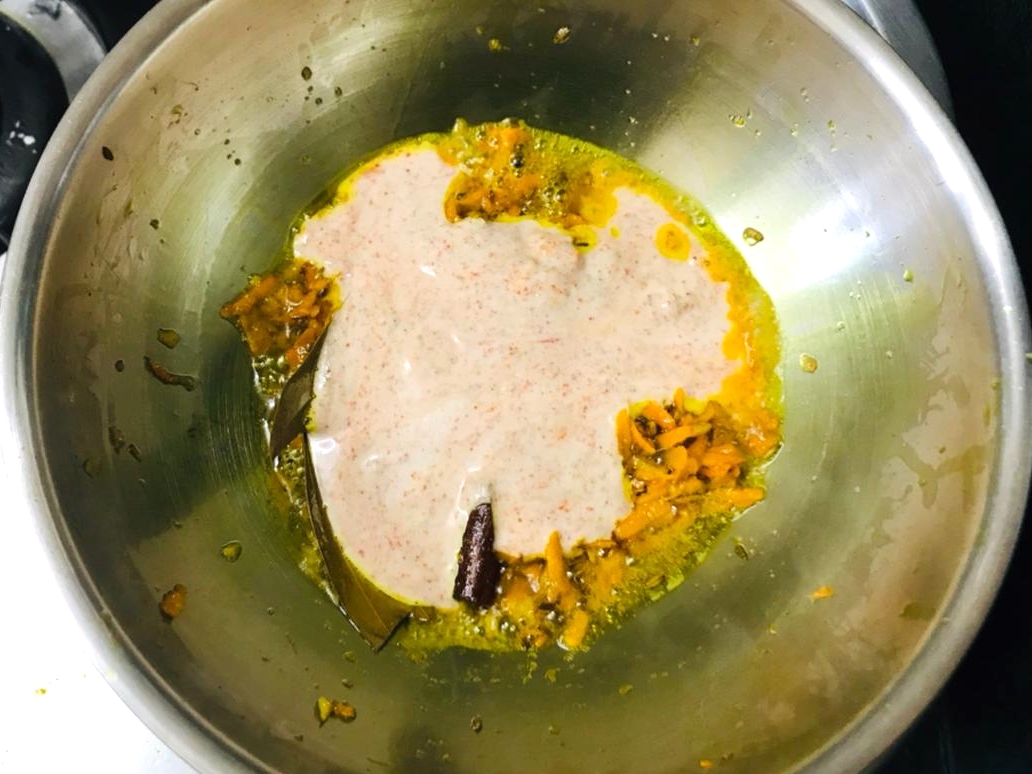 Rajasthani Kachhi Haldi Matar Sabzin Recipe (Green Peas Turmeric Curry)