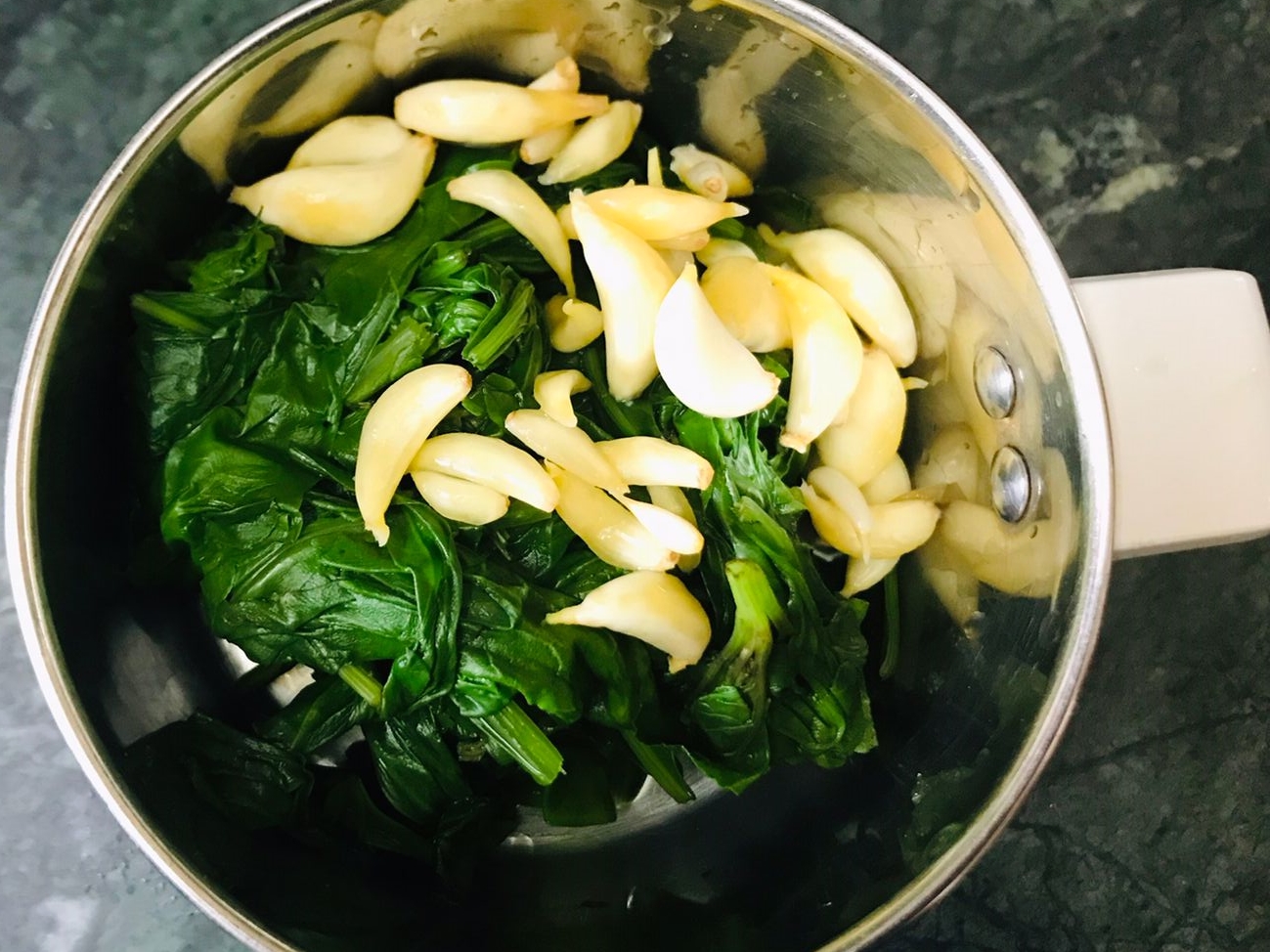 Lasooni Palak Recipe