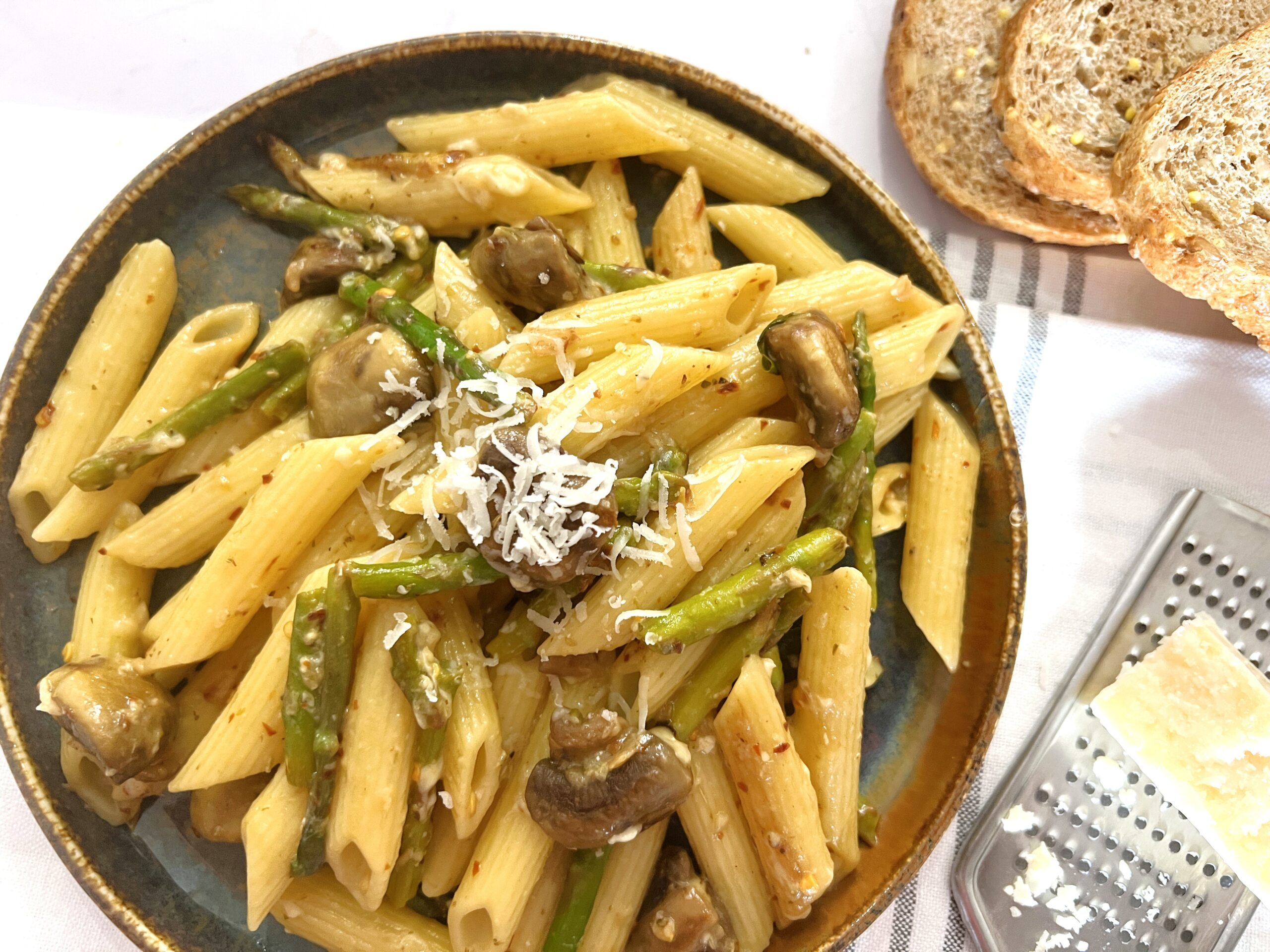 Lemon Garlic Mushroom Asparagus Pasta Recipe