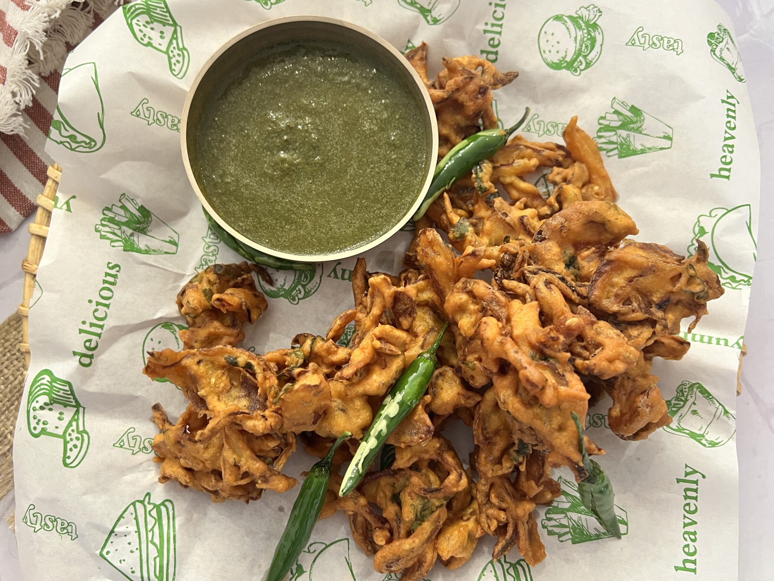 Maharashtrian Khekada Bhajia/Onion Bhajia Recipe