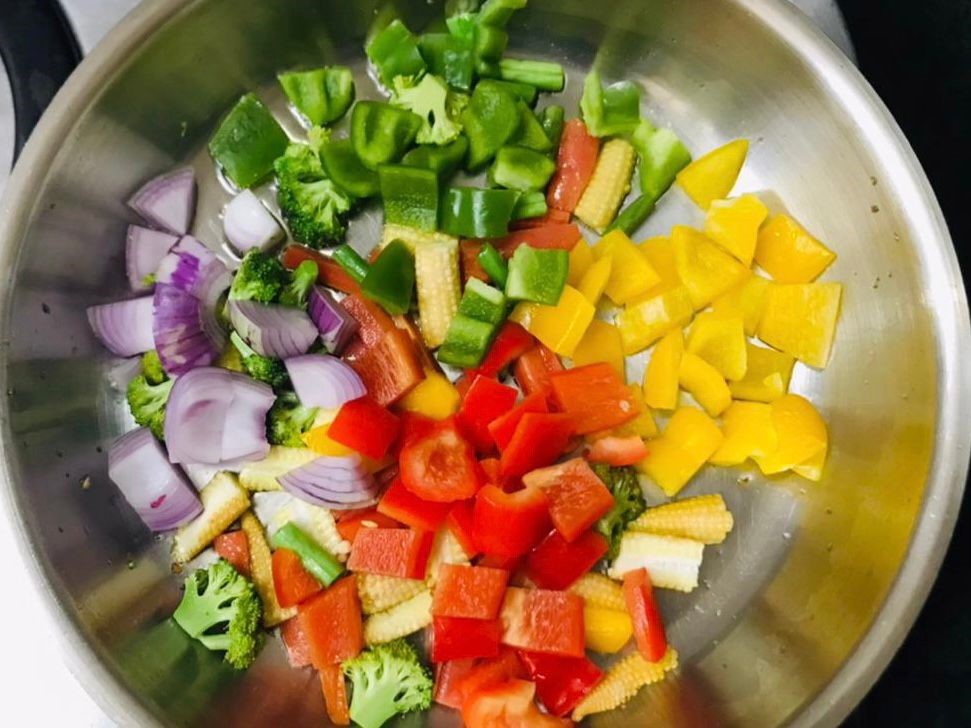 White Sauce Pasta with Vegetables Recipe