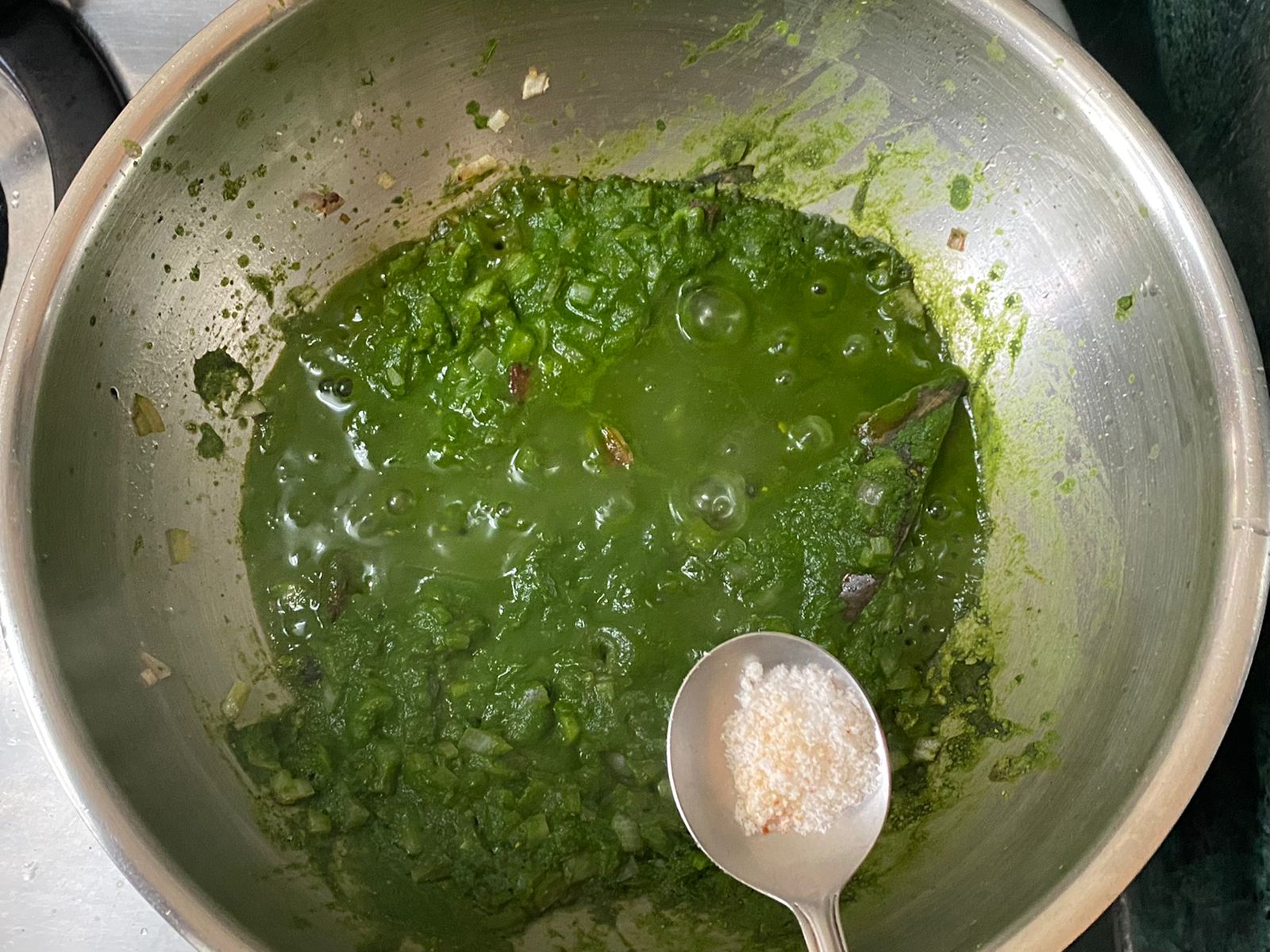 Dhaba Style Aloo Palak Gravy Recipe