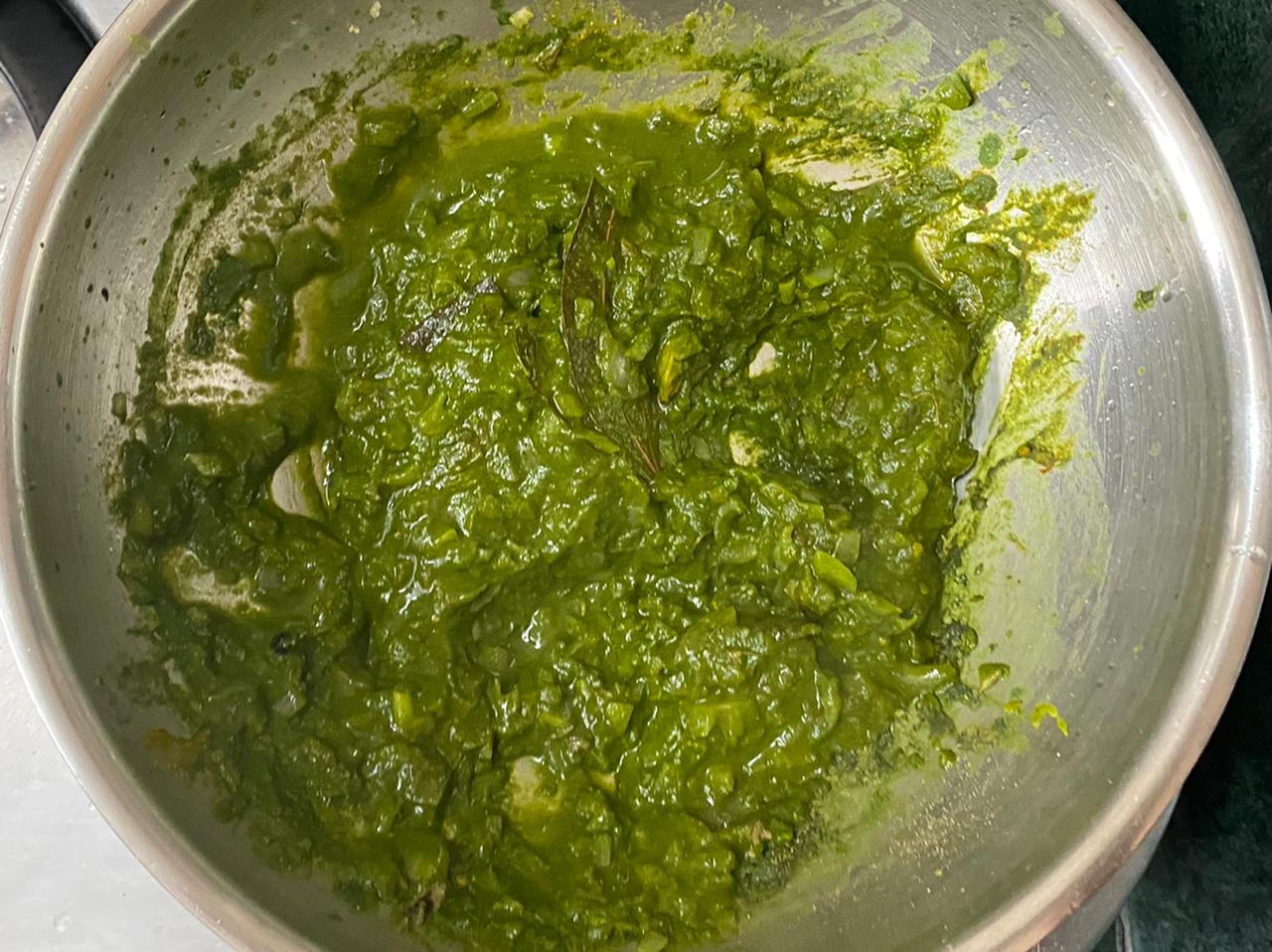 Dhaba Style Aloo Palak Gravy Recipe