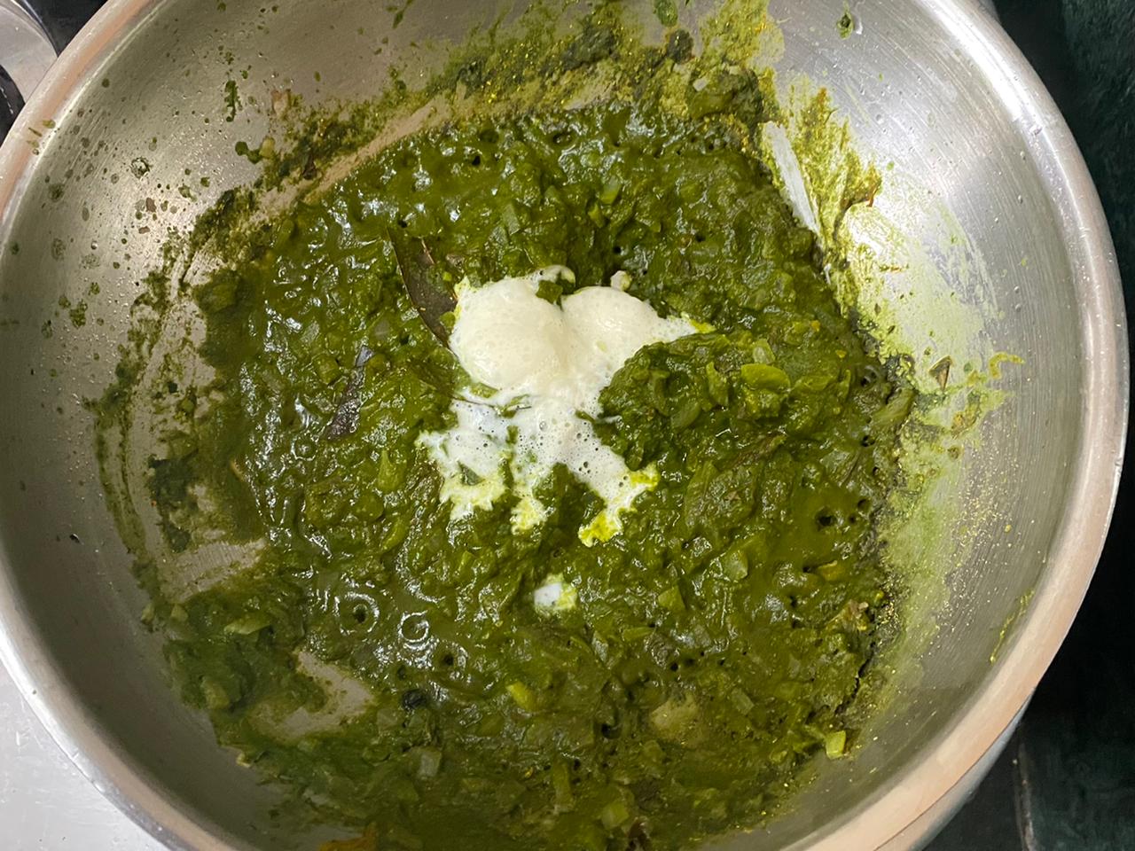 Dhaba Style Aloo Palak Gravy Recipe