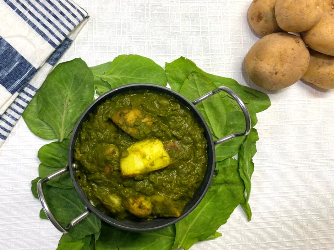 Dhaba Style Aloo Palak Gravy Recipe