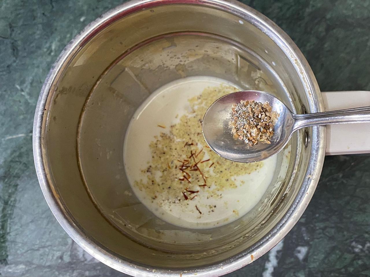 Mumbai Style Dry Fruit Milkshake Recipe