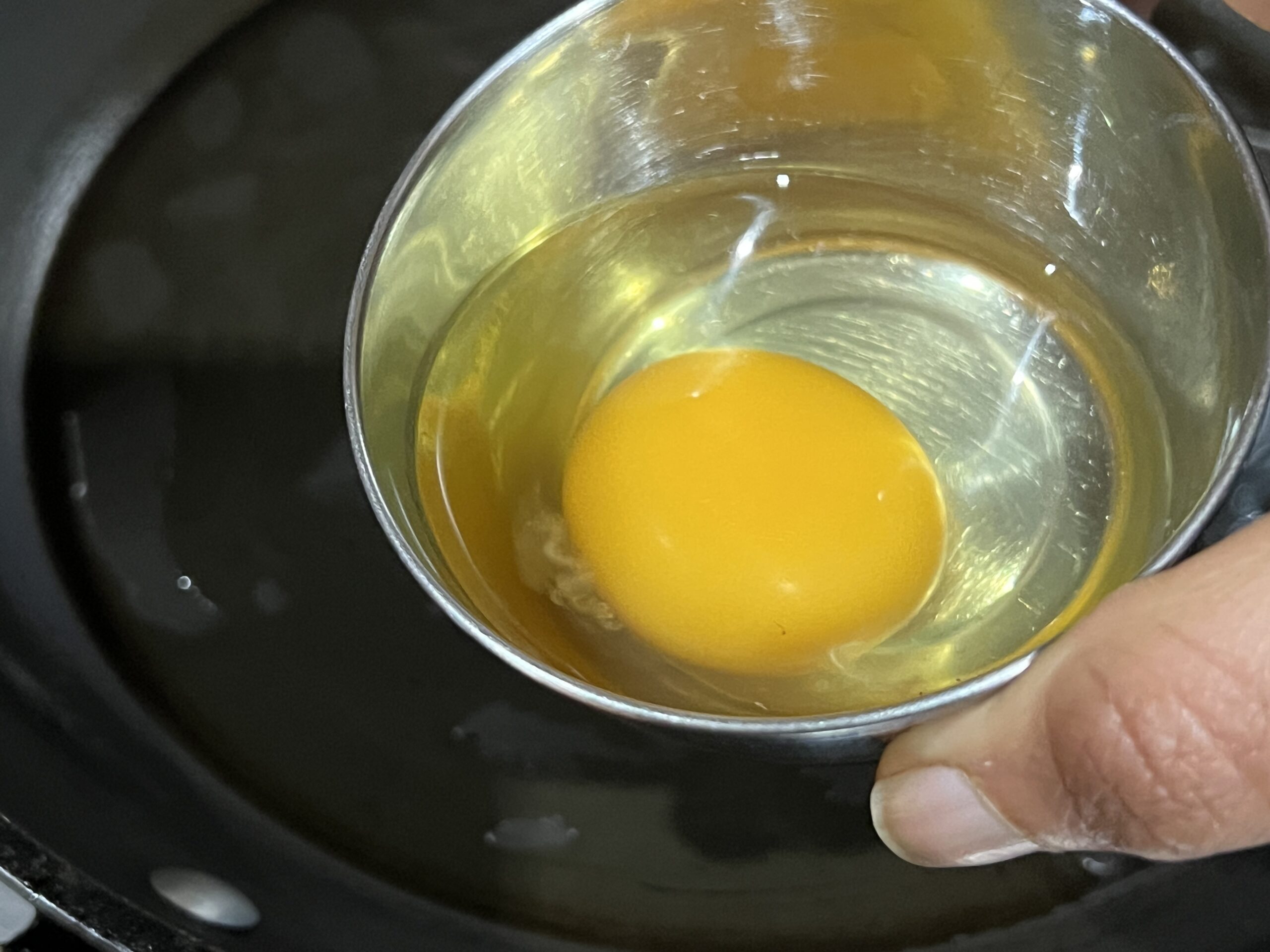 Tadka Wale Fried Eggs Recipe