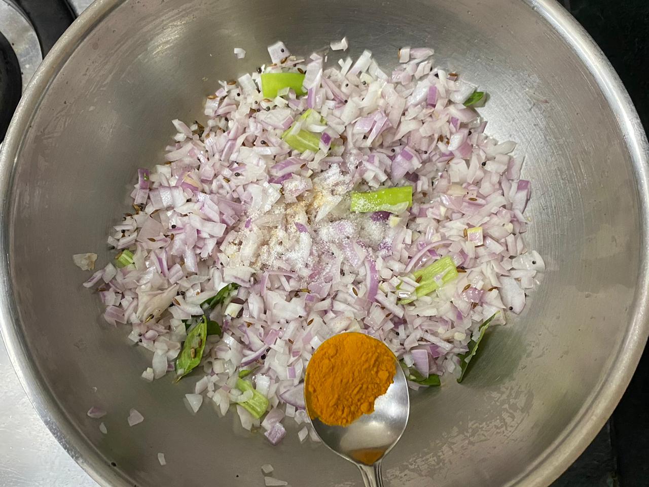 Maharashtrian Kanda Poha Recipe