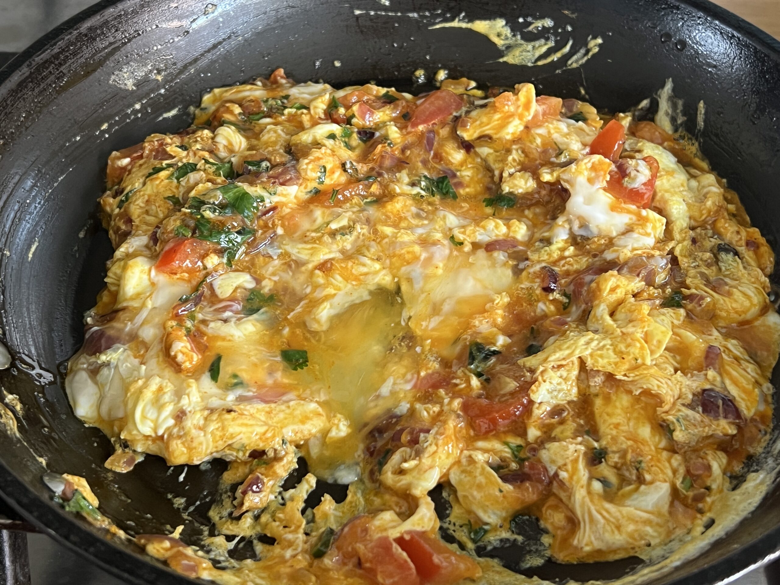 Parsi Spiced Scrambled Eggs Recipe (Akuri)