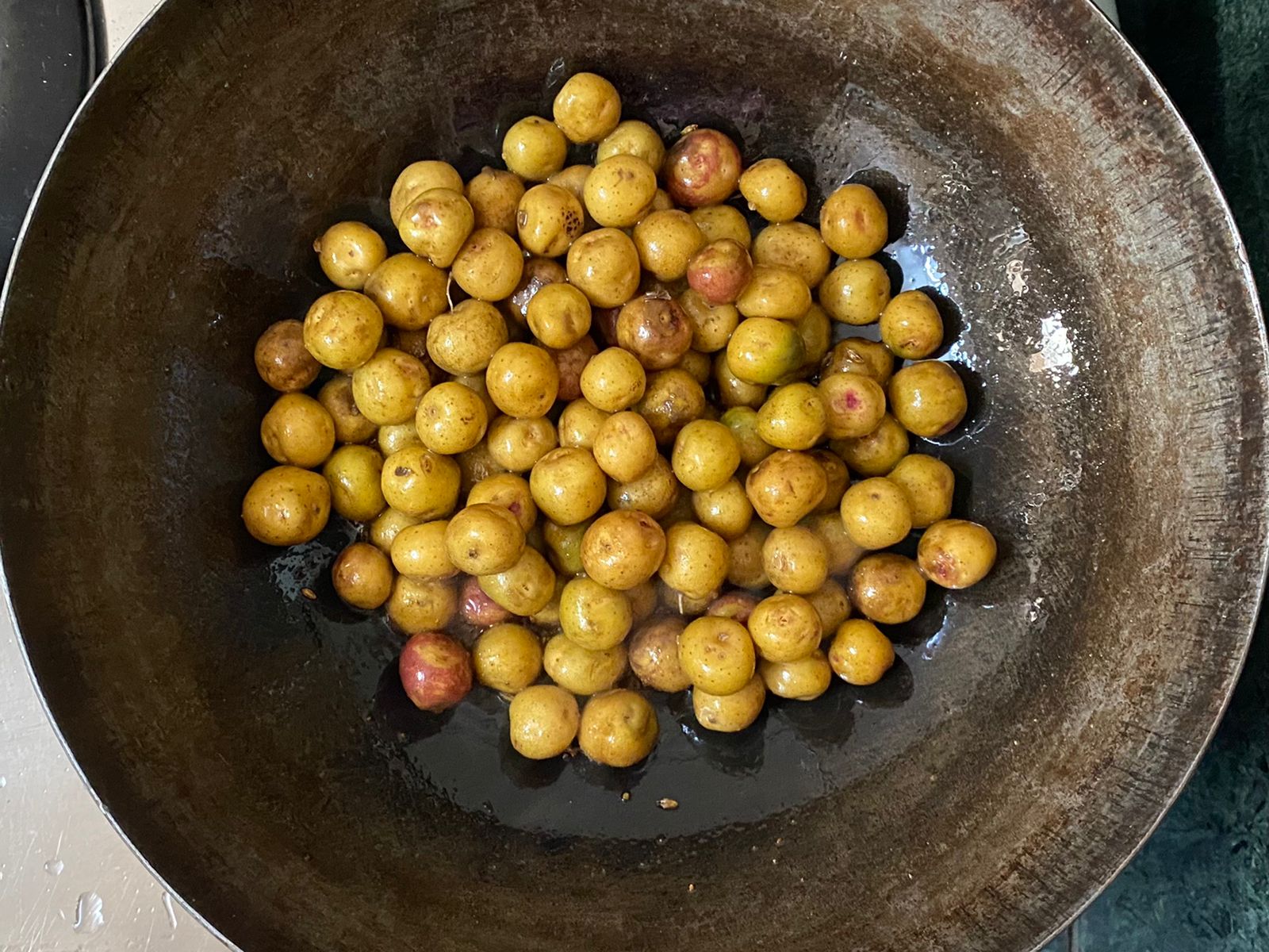 Chatpata Sabut Aloo Recipe