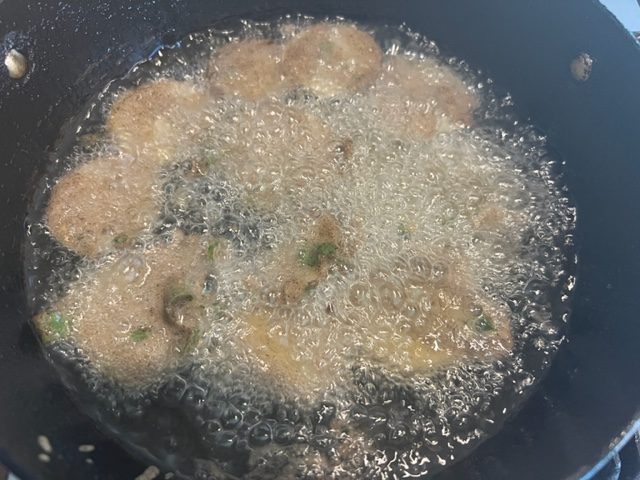 Sliced Aloo Kuttu Pakora Recipe