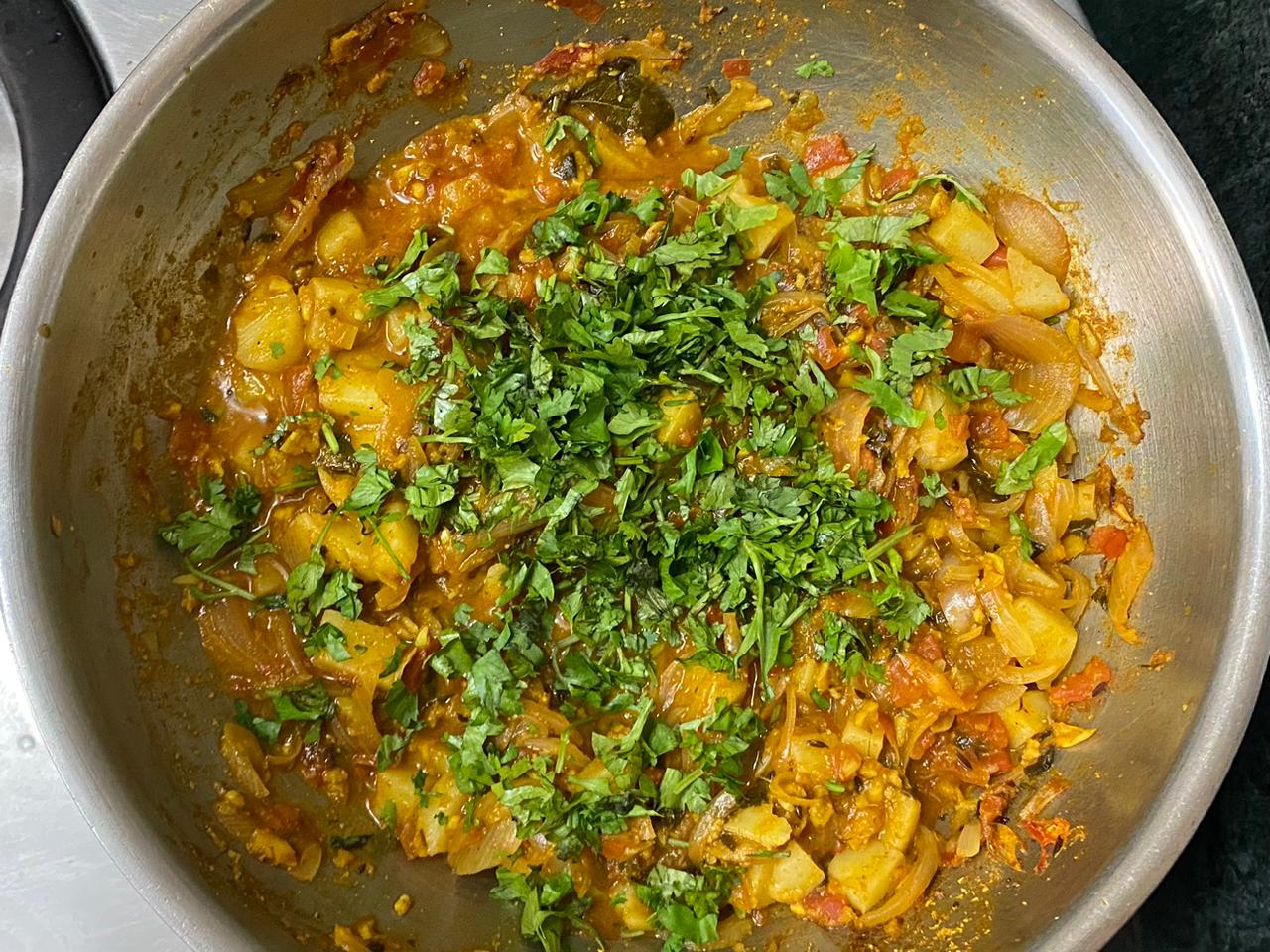 Dhaba Style Aloo Pyaz Recipe