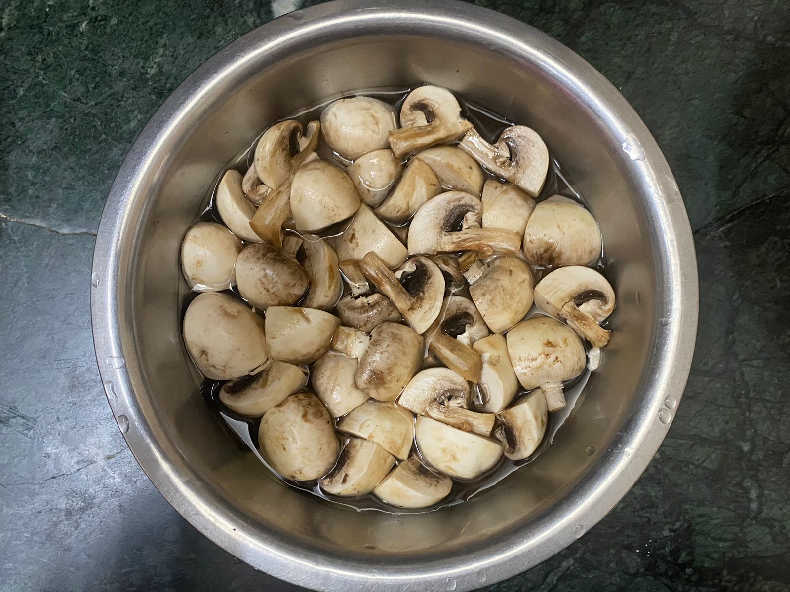 Mushroom in Chilli Garlic Sauce